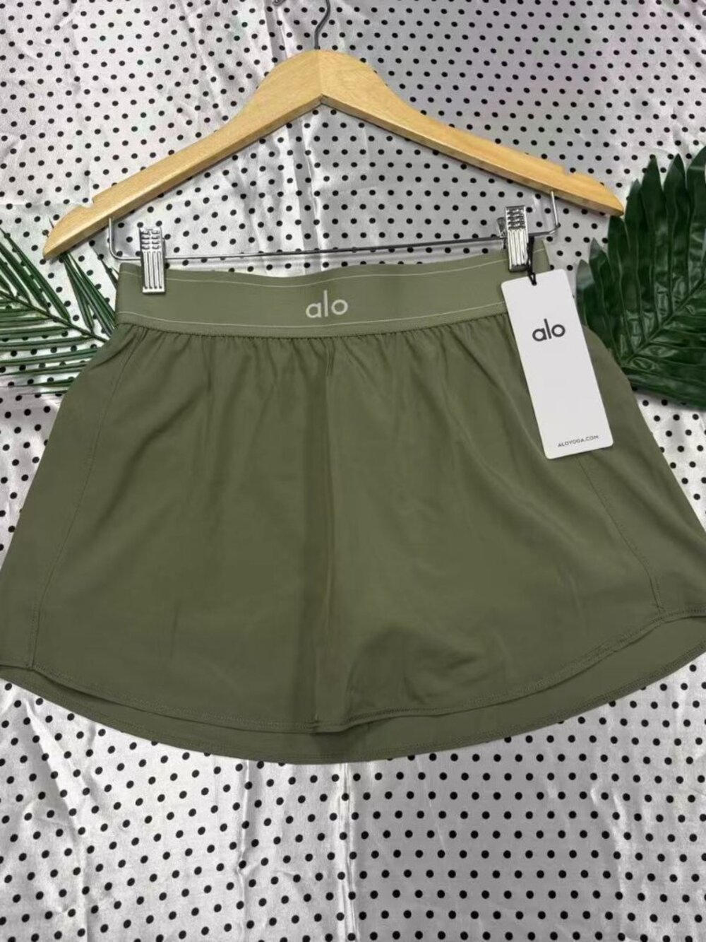 NWT Alo Yoga Match Point Tennis Skirt (Dune Grass)
